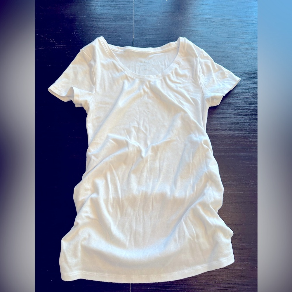 White scoop neck maternity tee